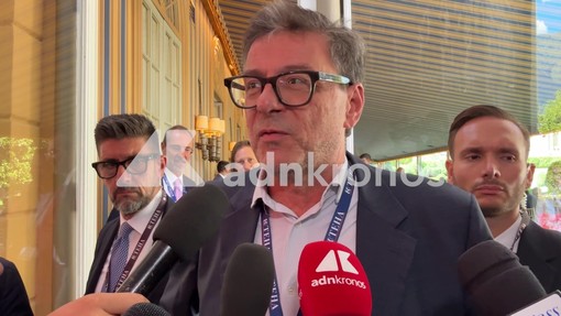 Mps, Giorgetti a Cernobbio: "Noi neutrali rispetto a operazioni, avremmo già dismesso quota" Mps, Giorgetti a Cernobbio: "Noi neutrali rispetto a operazioni, avremmo già dismesso quota"
