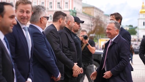 Ucraina-Russia, Zelensky accoglie gli inviati di Trump a Kiev