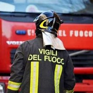 Maltempo: auto colpita da un albero a Valle San Pietro