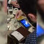 Siria, il presidente paga un caffè con carta Visa per festeggiare la fine delle sanzioni