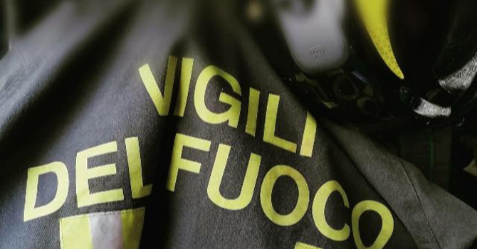 Donna di 46 anni trovata morta in bagno in via Pasolini, nel quartiere Praia Donna di 46 anni trovata morta in bagno in via Pasolini, nel quartiere Praia