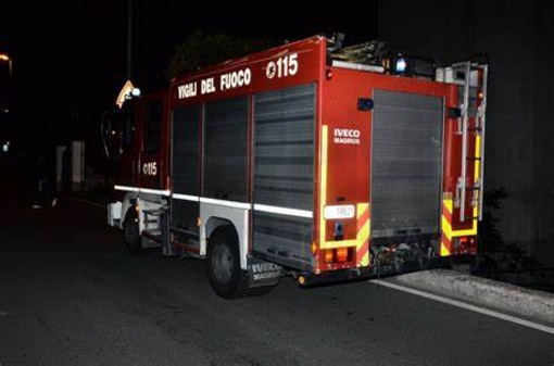 Incendio notturno in un box di via Pietro Micca