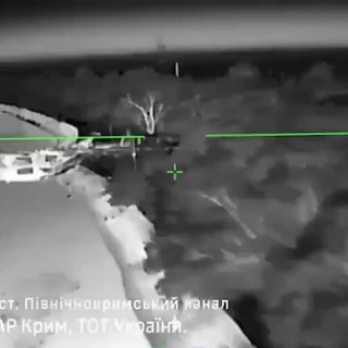 L'attacco dei droni ucraini contro il ponte ferroviario in Crimea