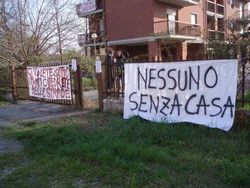 La palazzina di via Allende ai tempi dell'occupazione