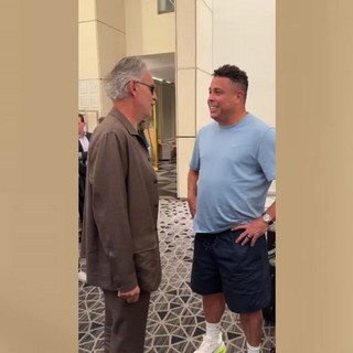 Mondiali 2026, Ronaldo a Bocelli: "Sono geloso di te e Sinner"