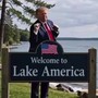Lago Ontario, è guerra a colpi di cartelli tra Trump e il premier Doug Ford
