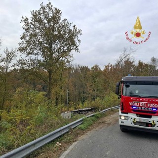 Furgone fuori strada a Villafranca d’Asti: si ribalta in una scarpata Furgone fuori strada a Villafranca d’Asti: si ribalta in una scarpata