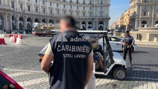 Golf car, blitz dei carabinieri del Nucleo ispettorato del lavoro: il video dei controlli a Roma Golf car, blitz dei carabinieri del Nucleo ispettorato del lavoro: il video dei controlli a Roma