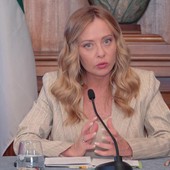 Palermo, Meloni: "Kalashnikov non si vedevano da tempo, non escludo uso esercito"