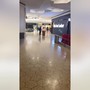 Paura in Usa, spari in un centro commerciale in Michigan: il video delle persone in fuga