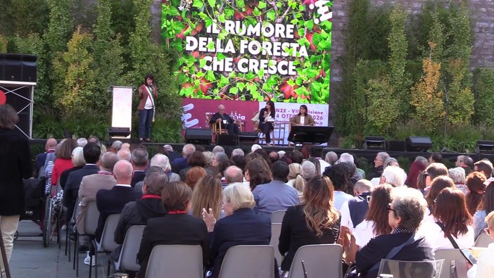 Festival Nazionale dell'Economia Civile: partecipazione femminile e premiazioni sul palco dell'ultima giornata