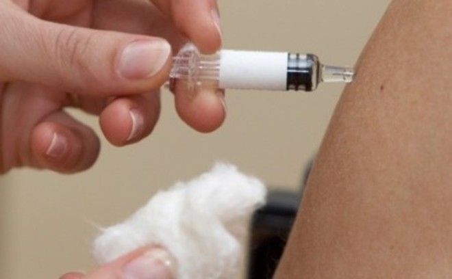 Influenza e Covid: la Regione Piemonte avvia la campagna vaccinale per le categorie a rischio