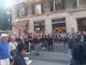 Ex Ilva, i cori di protesta degli operai all'arrivo a Genova di Piantedosi Ex Ilva, i cori di protesta degli operai all'arrivo a Genova di Piantedosi