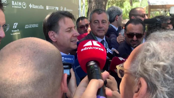 Conte: "Meloni ha trovato stabilità grazie a poteri forti"