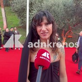 Elisa: "Orgogliosa di chi scende in piazza per difendere diritti sacrosanti"