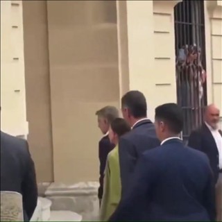 Sanchez a Ceuta, fischi e insulti per il premier spagnolo