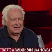 Santoro contro Ranucci: "Imperdonabile che non abbia preso le distanze da Lavitola" Santoro contro Ranucci: "Imperdonabile che non abbia preso le distanze da Lavitola"