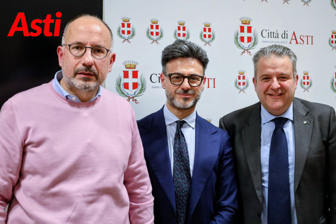 Verducci con a fianco il sindaco Rasero e l'assessore Origlia (Merfephoto)