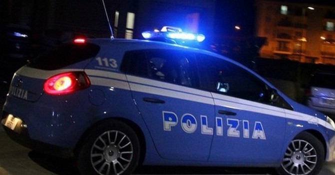 Asti, folle corsa nella notte: fermato pirata della strada (recidivo) senza patente Asti, folle corsa nella notte: fermato pirata della strada (recidivo) senza patente