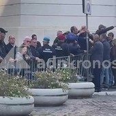 Tensione al Ghetto di Roma, Brigata ebraica insulta Anpi: "Fate schifo, vergogna" Tensione al Ghetto di Roma, Brigata ebraica insulta Anpi: "Fate schifo, vergogna"