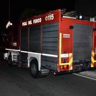 Corso Savona: auto contro un palo all’imbocco della tangenziale