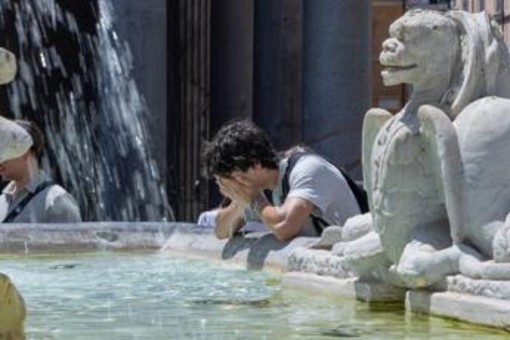 Nessuna tregua dal caldo record, oggi allerta massima in 18 città