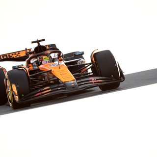 McLaren davanti a tutti nel venerdì di Barcellona