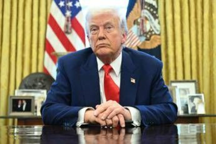 Trump, dazi e sospetti di 'insider trading'. Dem Usa: &quot;Indagate&quot;