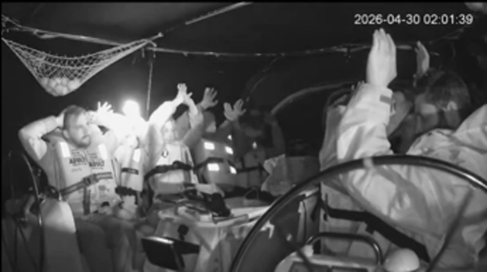 Israele intercetta la Flotilla diretta a Gaza: "175 attivisti ora su nostre imbarcazioni"