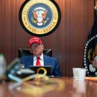 Iran, rappresaglia &quot;debole&quot; contro la base Usa: Trump ringrazia e invita alla pace