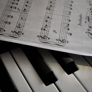 Musica, novembre dedicato a compositori e interpreti spagnoli su Tivusat