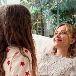 Festa della mamma, da Meloni a Conte gli auguri della politica Festa della mamma, da Meloni a Conte gli auguri della politica