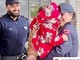 Poliziotti scortano papà che porta figlia in ospedale. Meloni: "Eroi!" Poliziotti scortano papà che porta figlia in ospedale. Meloni: "Eroi!"