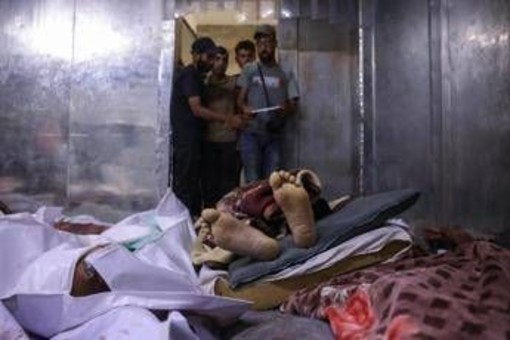 Gaza, &quot;101 morti in 24 ore&quot;. Trump: &quot;Hamas si arrenda e finirà la crisi umanitaria&quot;
