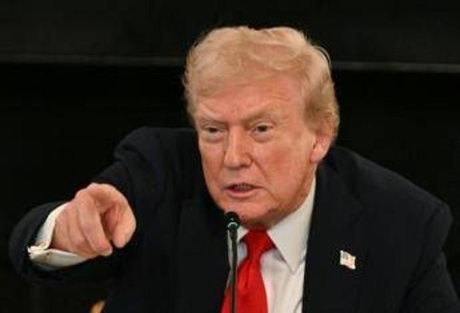 Israele, Trump avverte Hamas: &quot;Se non rispetta l'accordo posso autorizzare ripresa dei combattimenti&quot;