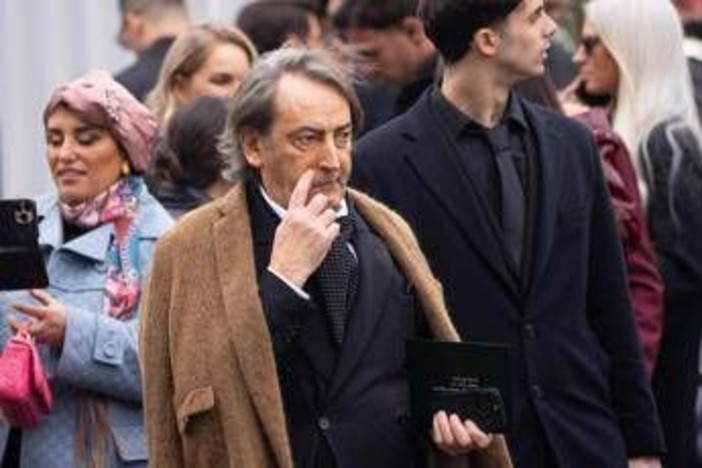 È morto Beppe 'Sugar' Angiolini, punto di riferimento per il fashion d'avanguardia e il Made in Italy È morto Beppe 'Sugar' Angiolini, punto di riferimento per il fashion d'avanguardia e il Made in Italy