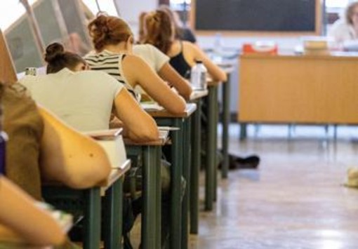 Maturità, seconda prova: Quintiliano al Classico, studio livello acqua del lago di Bracciano allo Scientifico