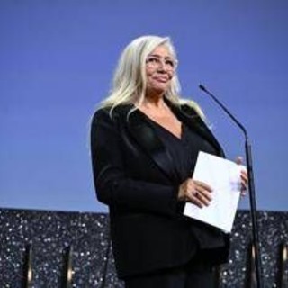 Mara Venier compie 75 anni, il mondo dello spettacolo fa gli auguri alla 'zia d'Italia'