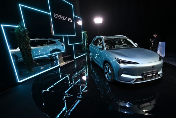 Cina, nuovo record per la diffusione dei veicoli a nuova energia