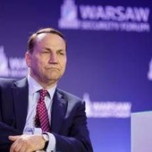 Russia, Polonia avverte Nato: "Preparare risposta forte se attacchi ibridi provocano vittime" Russia, Polonia avverte Nato: "Preparare risposta forte se attacchi ibridi provocano vittime"