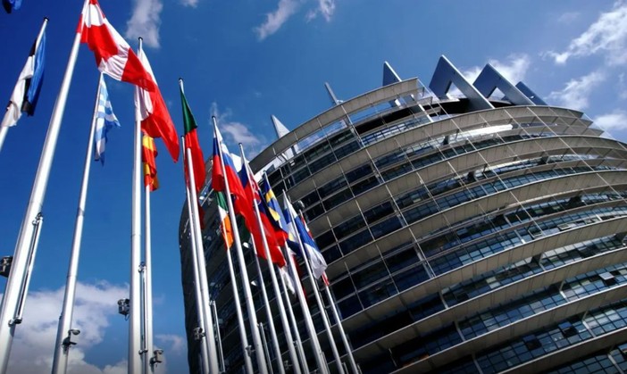 Eurodeputati fissano le condizioni per ridurre i dazi sui prodotti Usa Eurodeputati fissano le condizioni per ridurre i dazi sui prodotti Usa