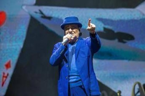 Renato Zero compie gli anni, l'annuncio di un nuovo progetto: "Mi sono regalato un'altra perla" Renato Zero compie gli anni, l'annuncio di un nuovo progetto: "Mi sono regalato un'altra perla"