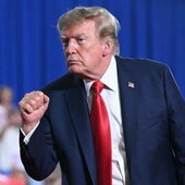 Il marchio di Trump alla conquista del mondo, dal Golfo d'America allo Stretto di Hormuz Il marchio di Trump alla conquista del mondo, dal Golfo d'America allo Stretto di Hormuz