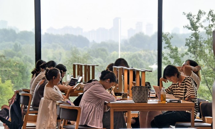 Cina, il tasso di lettura in aumento grazie alla crescita del formato digitale