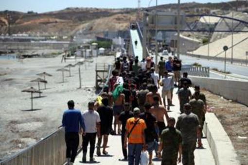Ceuta, Spagna contro Italia: "Non si è dimostrata all'altezza, è il Paese con il maggior numero di ingressi irregolari in Europa"