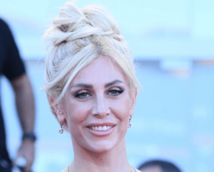 Chi è Paola Caruso, la showgirl ospite oggi a Verissimo: la lotta del figlio Michele