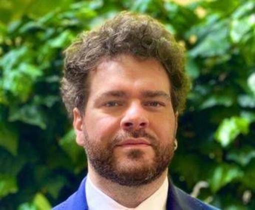 "Possibile 200 dollari a barile, l'Ue consideri la riduzione dei consumi". L'allarme dell'esperto