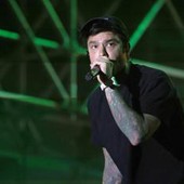Fedez sta meglio, rapper continua i controlli in Humanitas