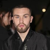 Artem Tkachuk condannato a 1 anno: l'attore di Mare Fuori danneggiò auto con tre amici Artem Tkachuk condannato a 1 anno: l'attore di Mare Fuori danneggiò auto con tre amici