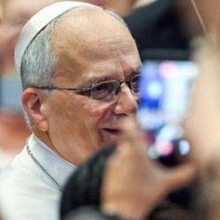 Papa: "Mi hanno trovato un nodulo circoscritto al polmone, mi opero" Papa: "Mi hanno trovato un nodulo circoscritto al polmone, mi opero"